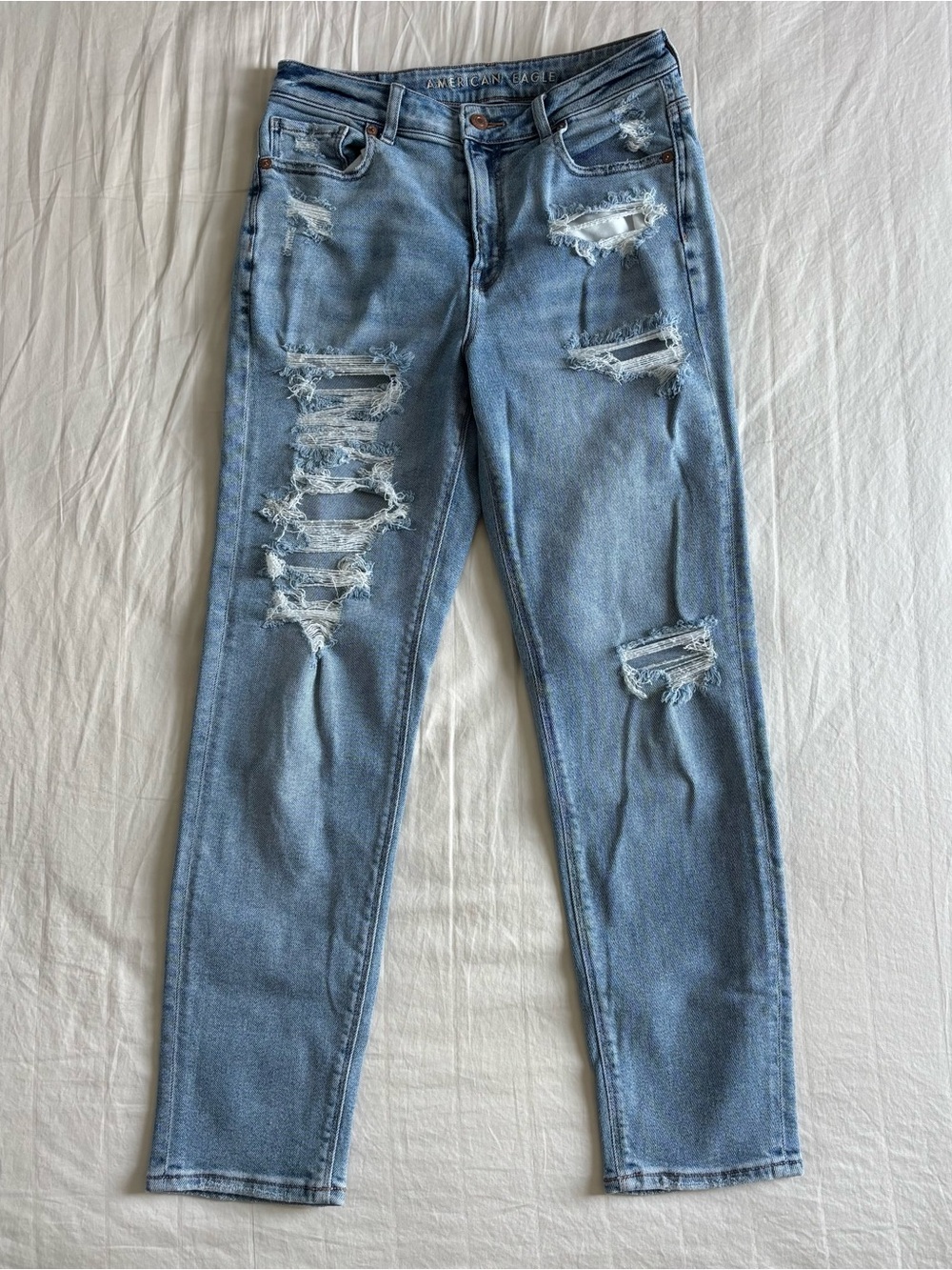 American Eagle Stretch Light Blue Distressed Mom Jean 4R